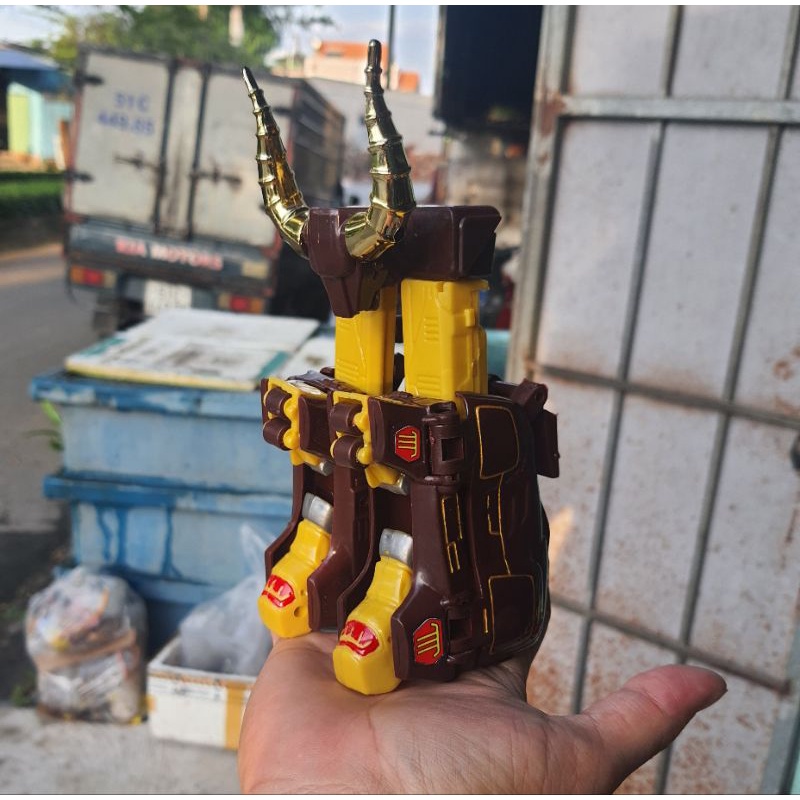 Mô hình đồ chơi siêu nhân gao Gaoranger china. gao trâu rừng.