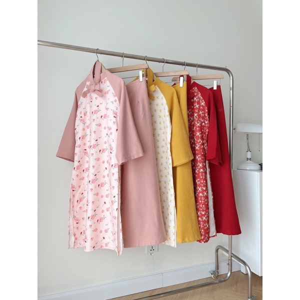 Áo dài hoa nhí phối tay khác màu kèm khăn turban