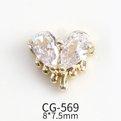 Charm nail mẫu mới trái tim đính đá phối màu hot trend 2023