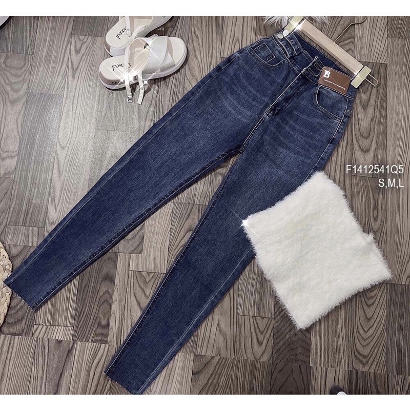 Quần jean dài đính hai nút bên mác chữ B TT1412