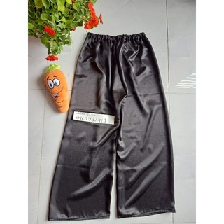 Quần satanh ống rộng bà già