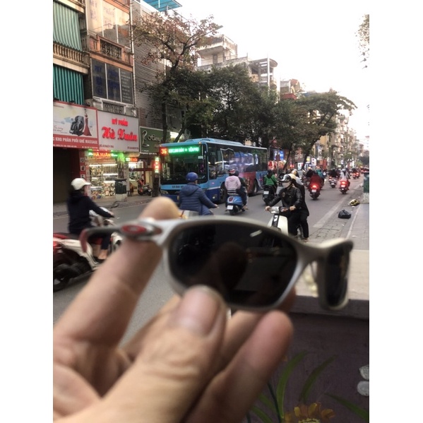 KÍNH THỂ THAO BÃI XỊN CUTE