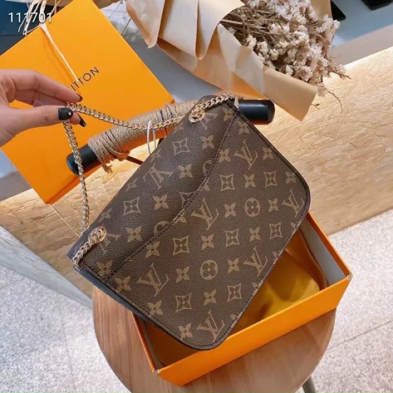 Túi xách dây xích phối hoa nâu