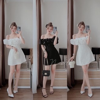 Đầm trắng rớt vai phồng đính ngọc