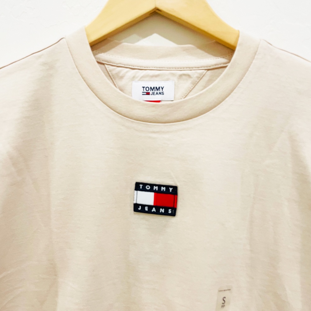 Áo thun tay dài nữ Tommy Jeans Recycled Tommy Badge Long-Sleeve