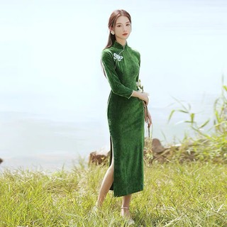 Sườn xám nhung xanh lá