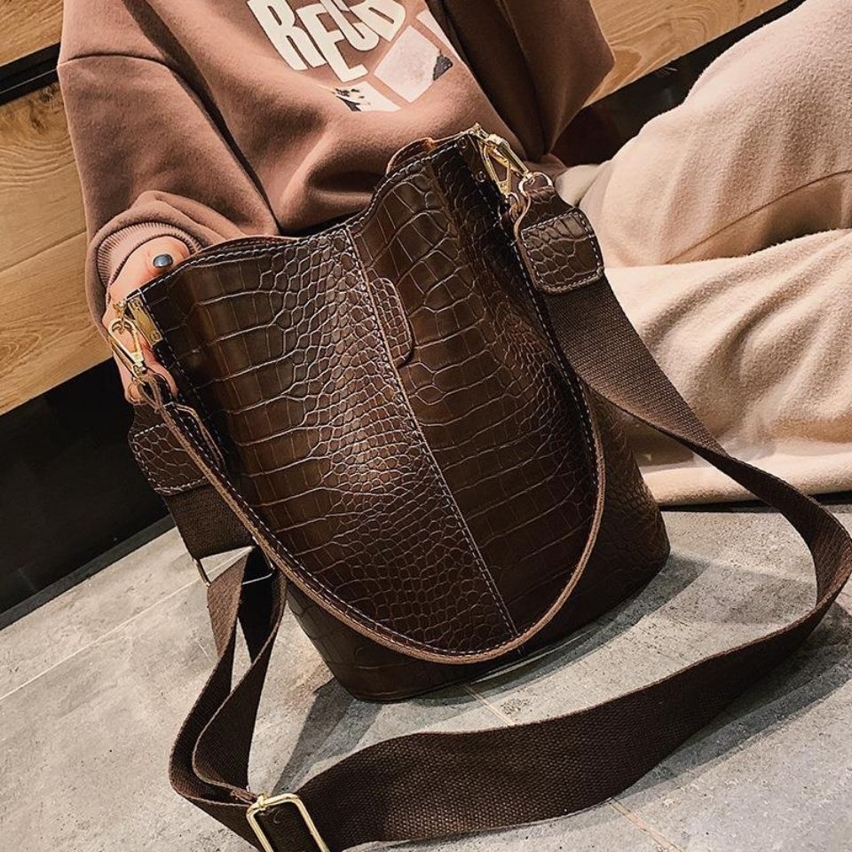 Túi Xách Bucket Đeo Vai Họa Tiết Da Cá Sấu Thời Trang Thu Đông Dành Cho Nữ