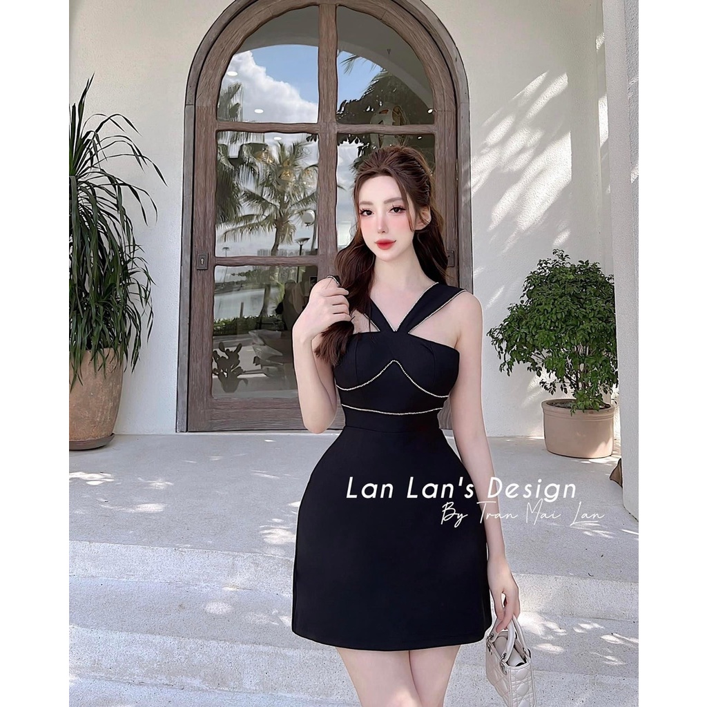 Đầm kate viền . Có 1 màu. KÈm hình chụp thật 100%. Size dưới 54kg vừa. ĐƠn giản mà đẹp . Mua nhanh kẻo hết