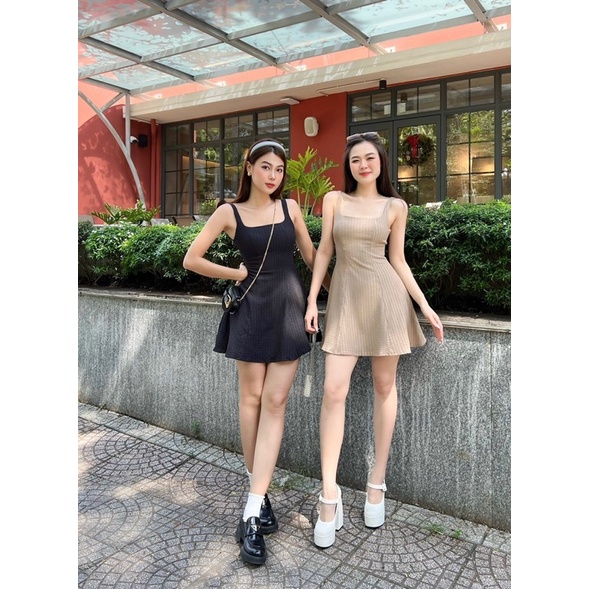 Đầm Dây Hailey