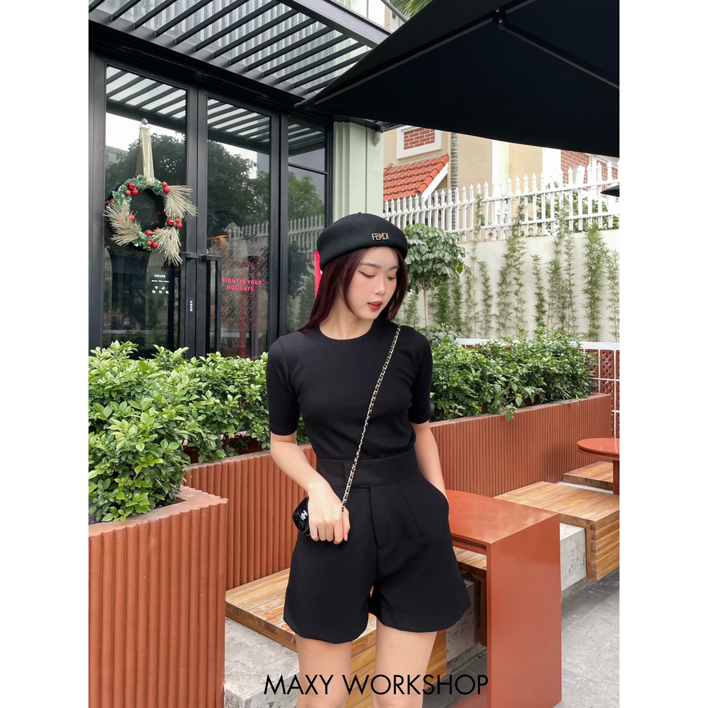 Quần short lưng cao gài khuy ngang High Waisted Short Maxy Workshop
