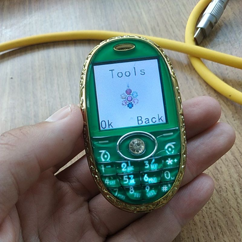 Điện thoại mini xanh ngọc lục bảo siêu độc