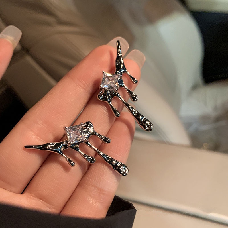 Bông Tai Hình Giọt Nước Bằng Kim Loại Đính Đá Zircon Lấp Lánh Thời Trang Hàn Quốc Cho Nữ