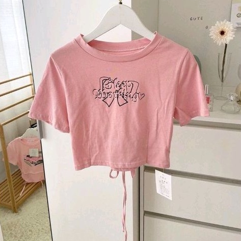 Áo croptop in hình đan dây trước và đan dây sau (BC)