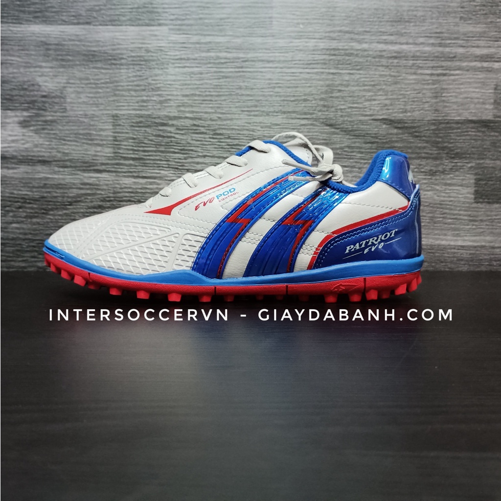 Giày đá bóng Pan PATRIOT EVO ( Bạc )