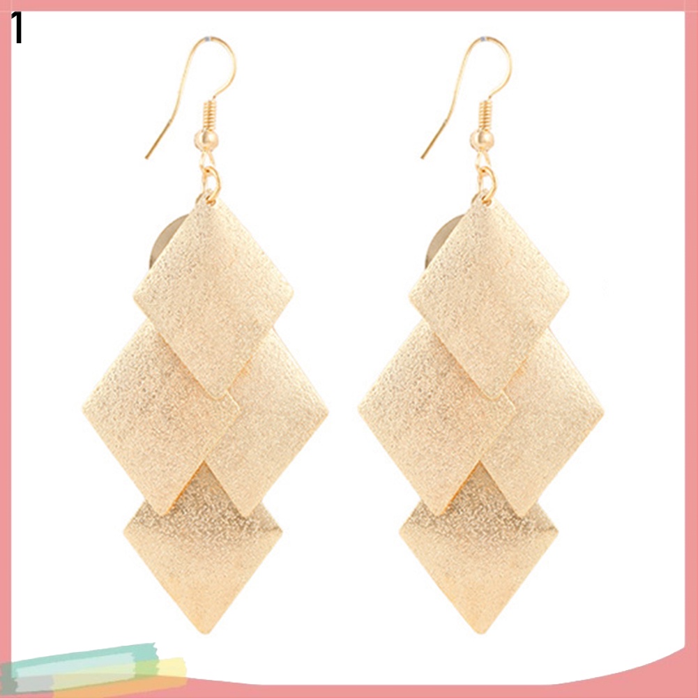 Đôi hoa tai hình thoi dát kim tuyến lấp lánh thời trang dành cho nữ