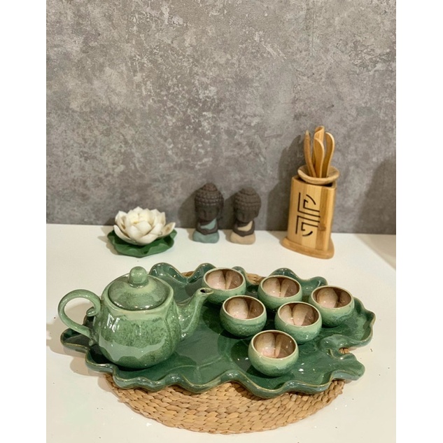 Bộ Ấm Trà Men Thiên Thanh Hoa Nở Trong Lòng Ấm Chén Sứ Kèm Khay Lá Sen Làm Quà Tặng Cao Cấp