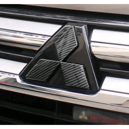 Ốp logo Mitsubishi Outlander 2013-2023 trừ bản sport
