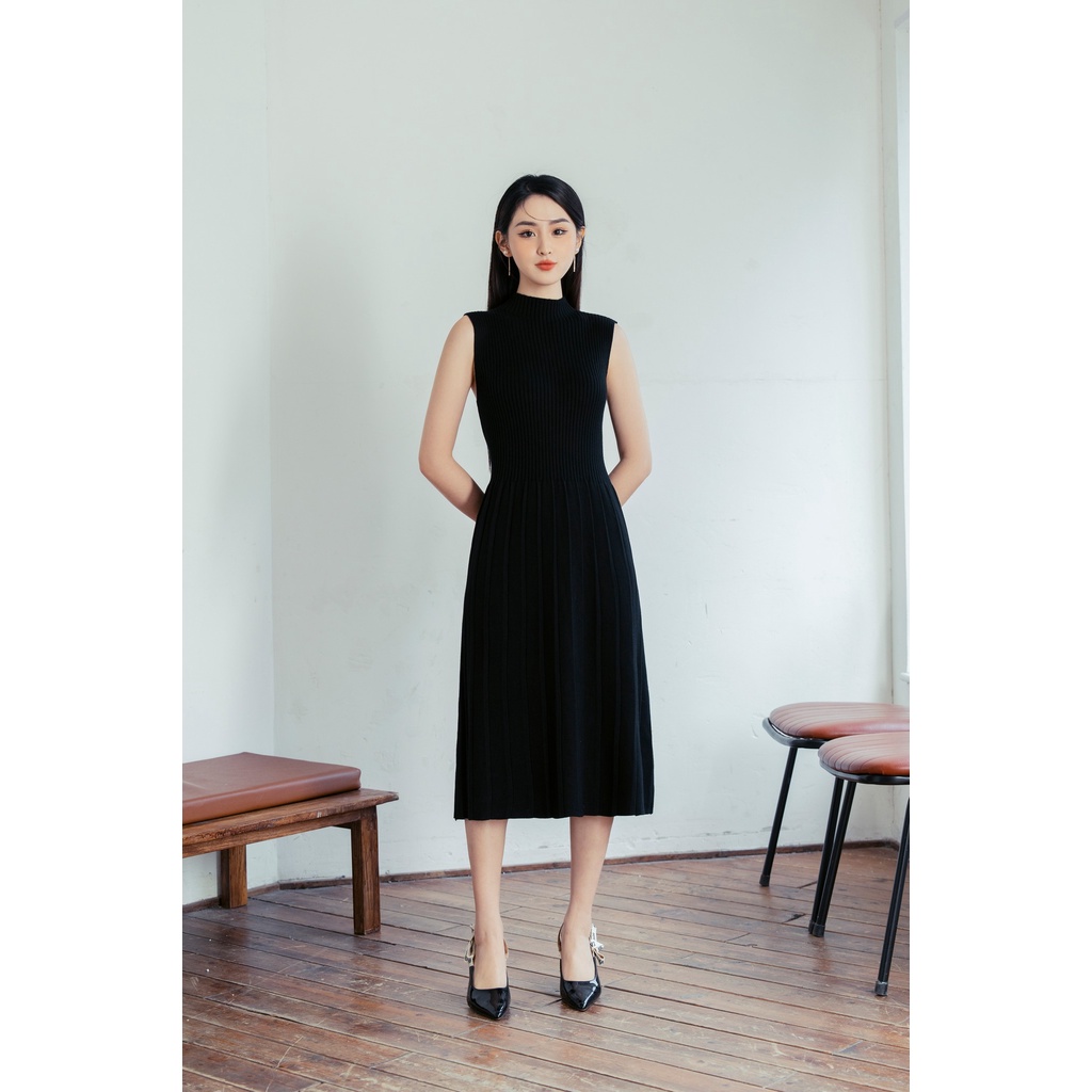 Váy len sát nách chân xếp ly TIINSTORE GV2304502