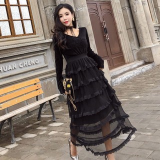 Đầm nhung tăm phối lưới nhiều tầng cổ chocker