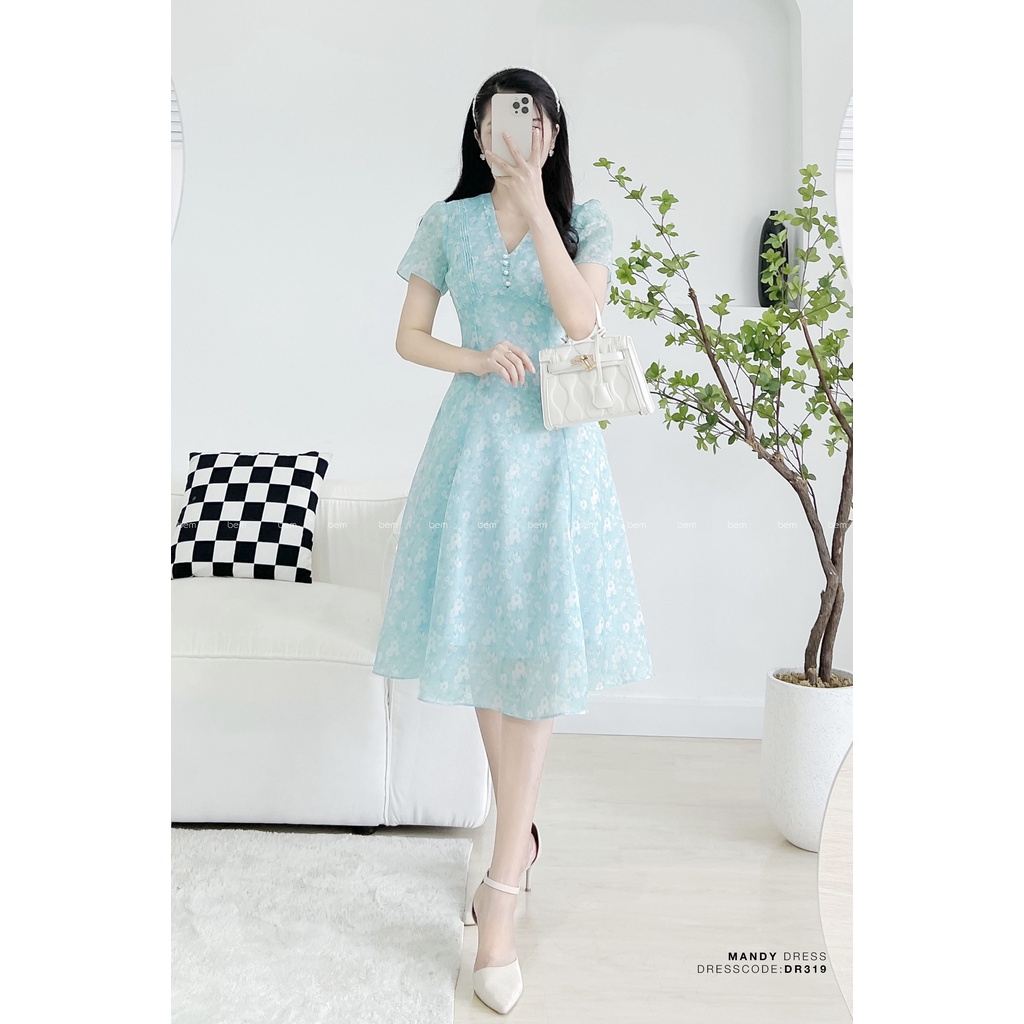 ĐẦM HOA NHÍ XANH NGỌC CỔ XẾP LI NÚT CHÂU BEM STUDIO (DR319)