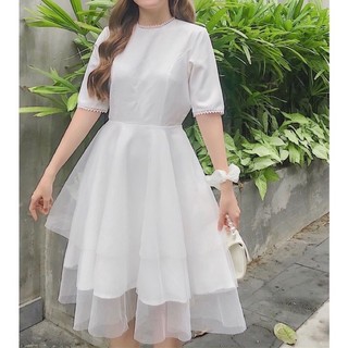 Váy trễ vai trắng bèo