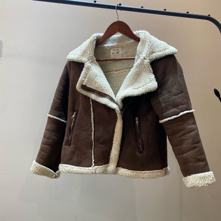 Áo khoác da lộn lót lông cừu dày dặn hàng 2hand Unisex size từ 40-48kg