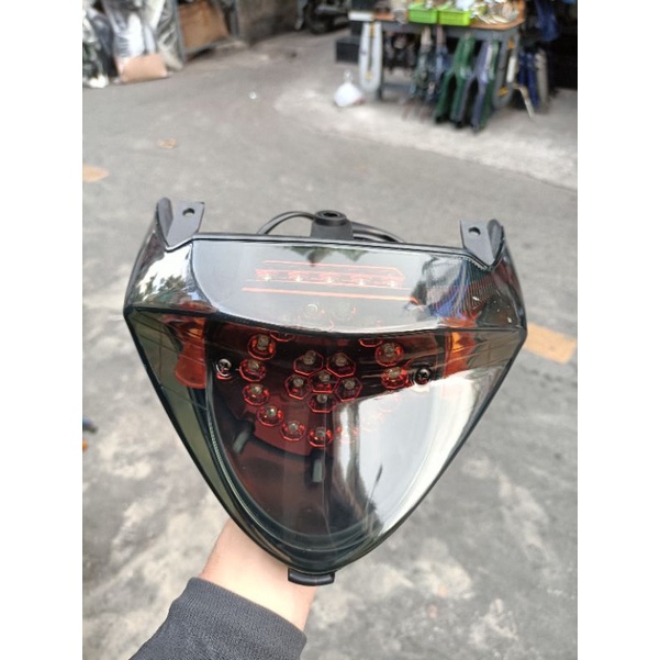 Đèn hậu Aniss bóng Led Xinhan Cam cho Ex 2006-2010 .