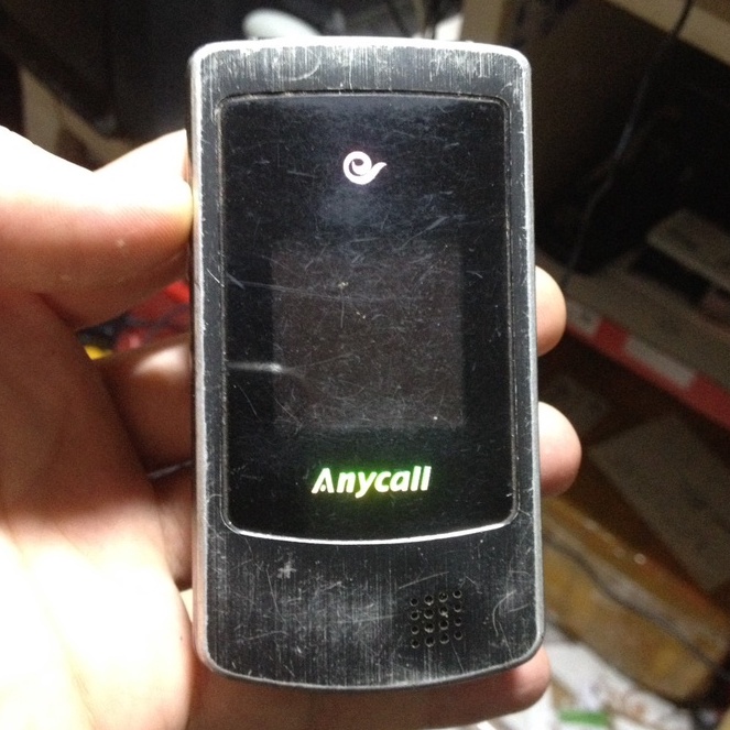 Xác SAMSUNG W589 không thấy lên, máy không bin, anh em sưu tầm