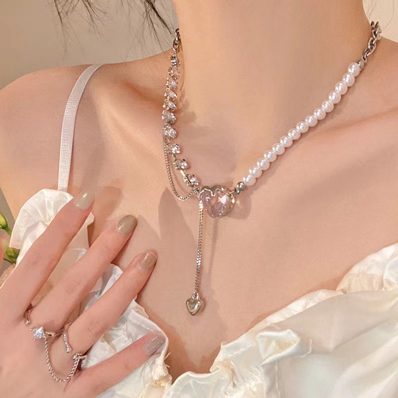 Vòng Cổ Choker Mặt Trái Tim Đính Ngọc Trai Nhân Tạo Thời Trang