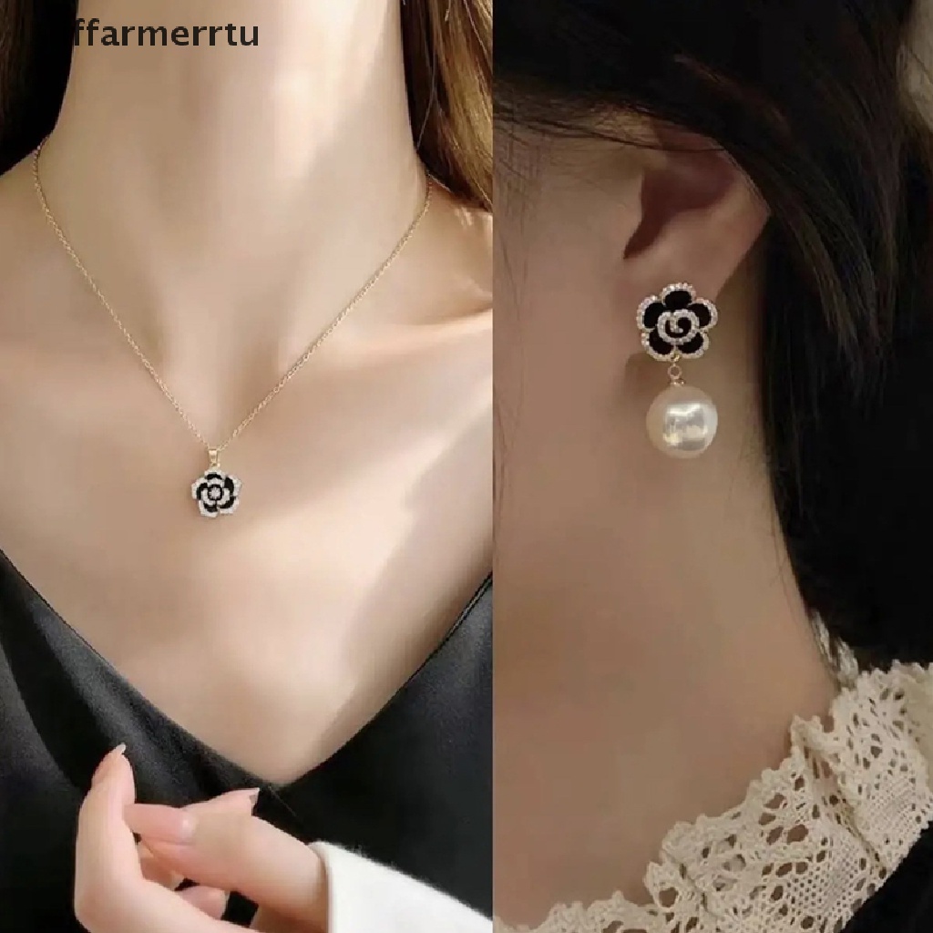 Set 1 Cặp Vòng cổ Ngọc Trai Hình Hoa Bướm Thời Trang Cho Nữ