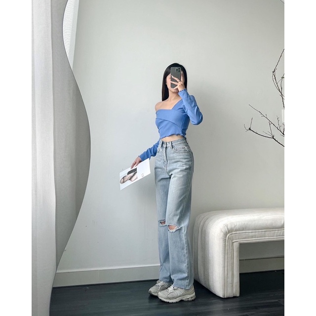 Quần jeans rách ống suông lai cắt lưng cao