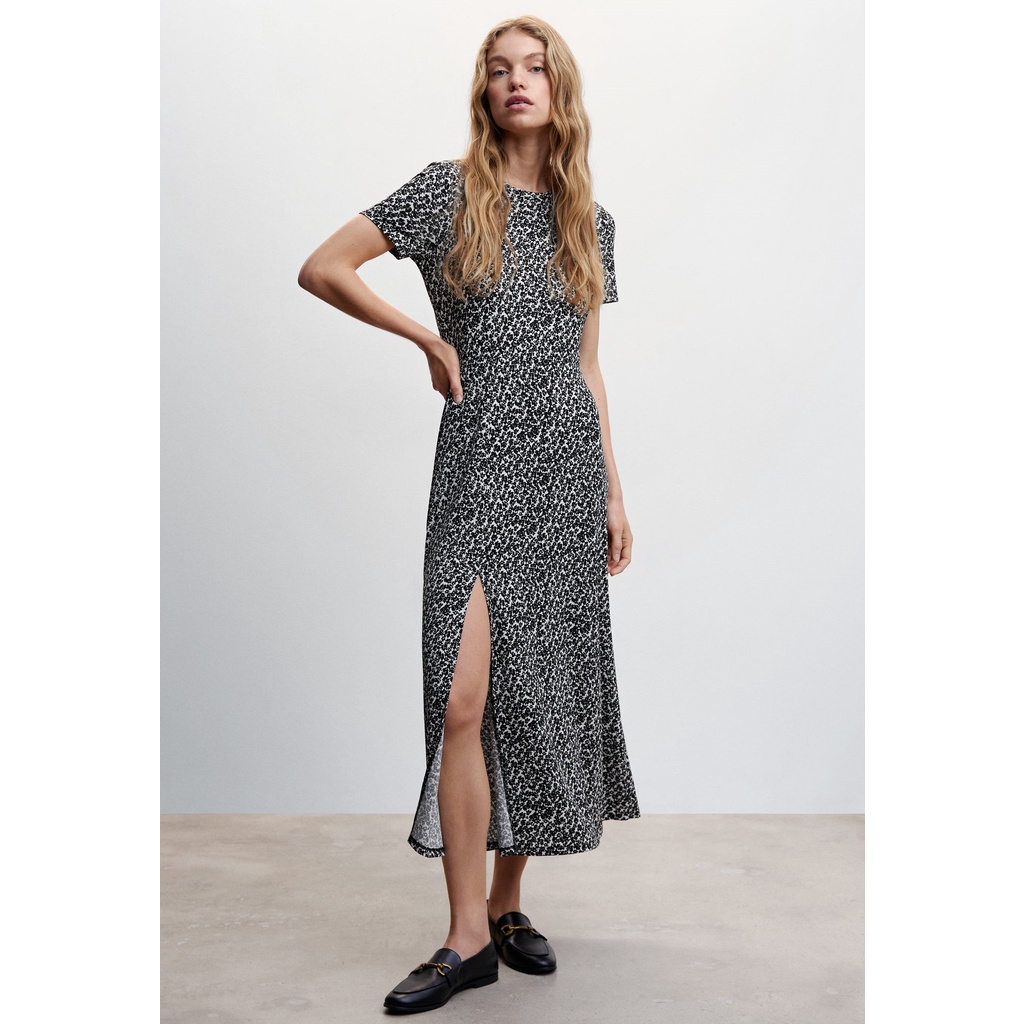 Đầm M/\NGO robe midi dress dành cho Nữ. Chất vải mềm mại. Kiểu dáng sang trọng. Dáng dài vừa phải, dễ mặc.