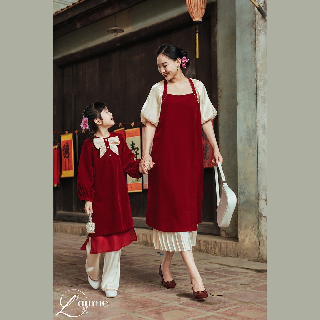 Áo dài dáng suông Tú Linh chất liệu nhung đỏ mềm cho mẹ bầu thiết kế của LAMME