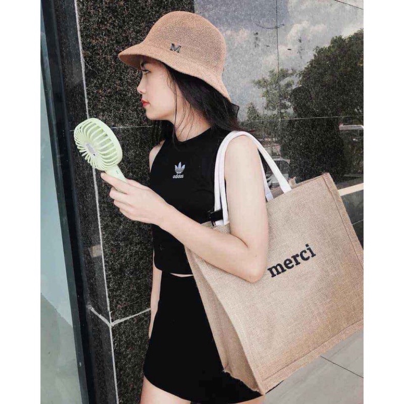 Mũ Cói Chữ M