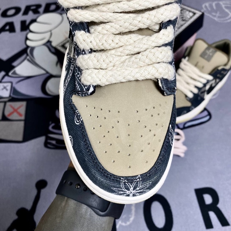 GIÀY SB DUNK TRAVIS SCOTT THỔ CẨM LAI AU