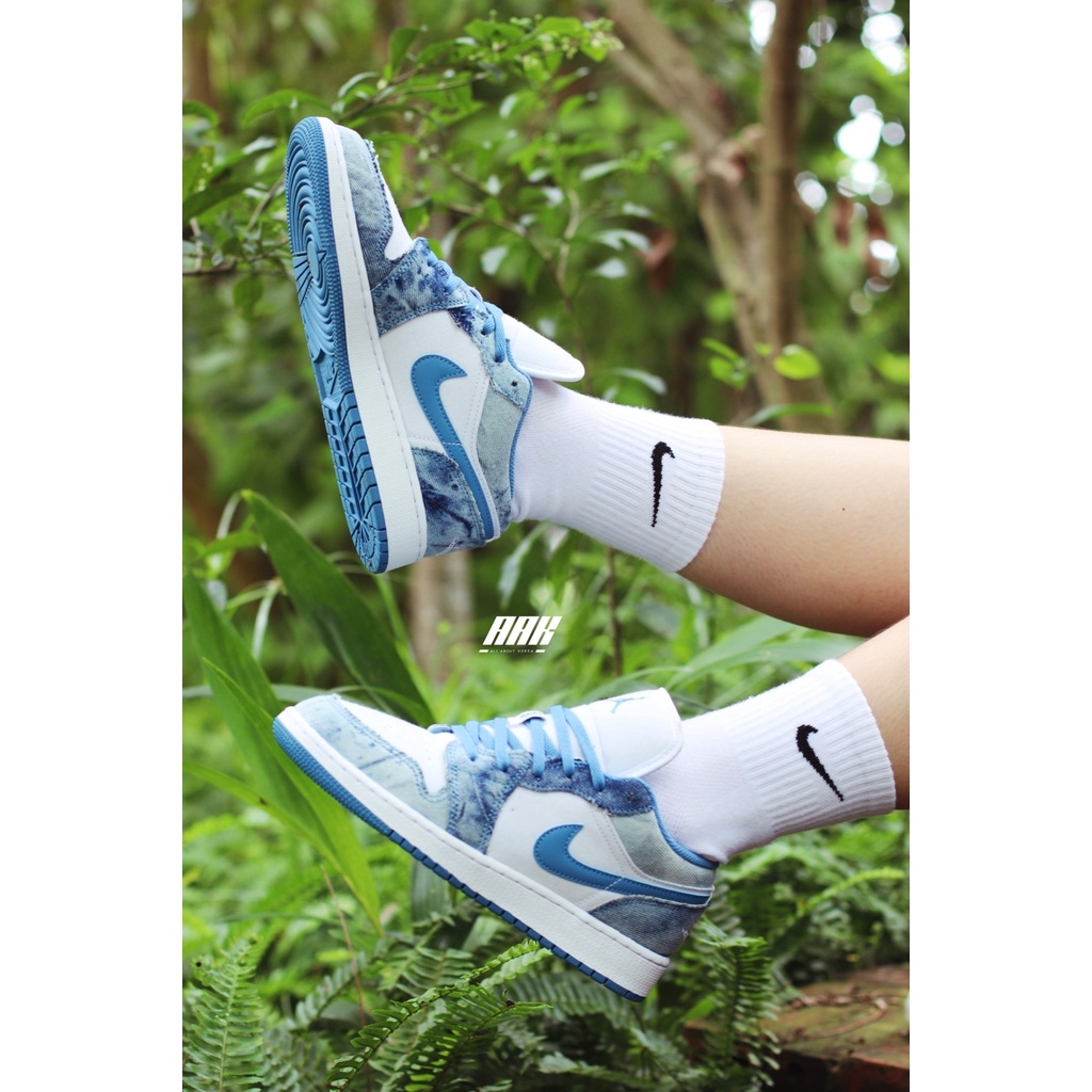Giày Nike Nữ Jordan 1 Low Washed Denim Chính Hãng 🔴SIMPLE SNEAKER🔴 Nike Air Jordan 1 Vải Denim Cổ Thấp