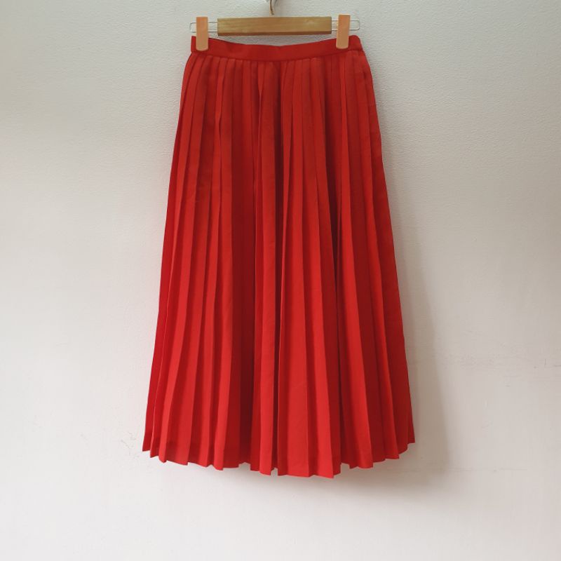 Chân váy vintage Nhật xếp ly đỏ hiệu Gastaunet - em và nắng