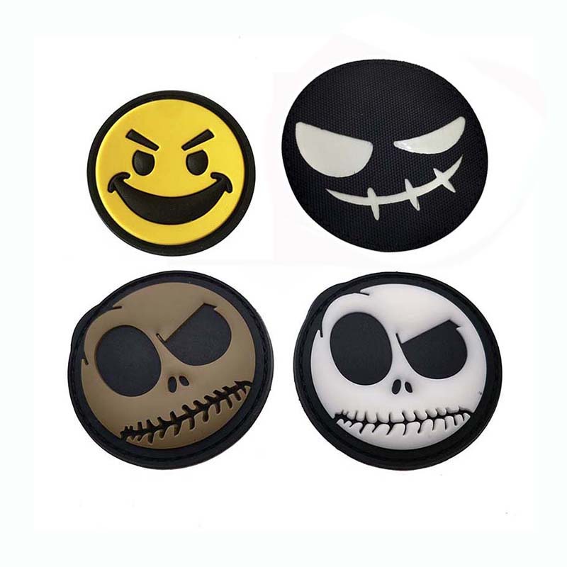 Miếng Dán Cao Su PVC 3D Hình Mặt Nạ Đầu Lâu Phát Sáng Trong Bóng Tối Vui Nhộn Cho Ba Lô Halloween