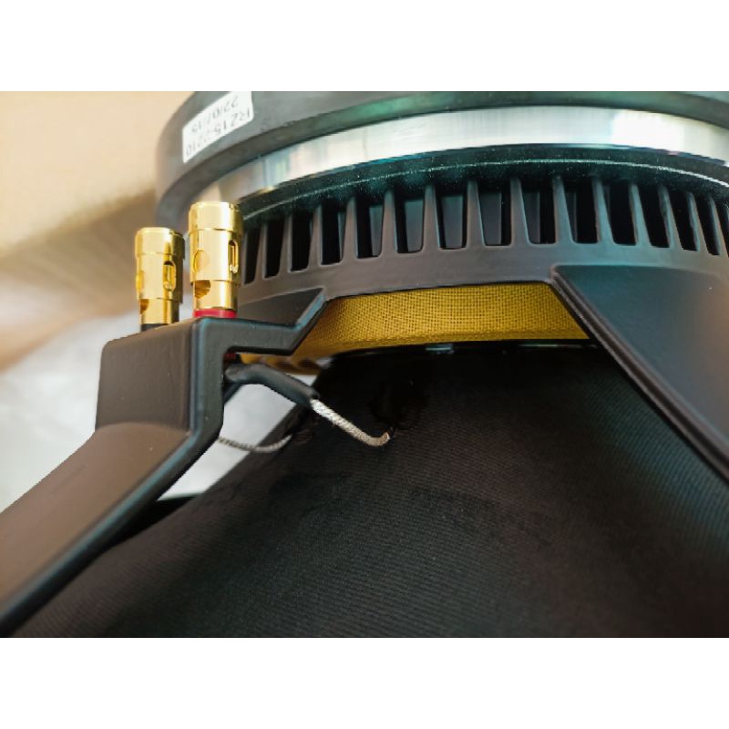 Bass 40 coil 100 từ 220 nhập khẩu model : RZ15