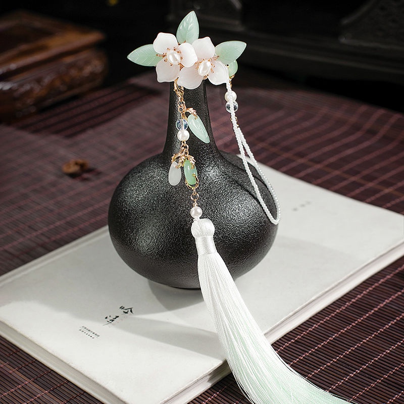 Dây Chuyền Mặt Kính Hình Hoa Tua Rua Phong Cách Cổ Điển