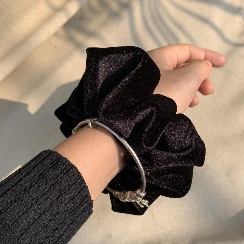 Dây buộc tóc Scrunchies Vải Nhung Đen Siêu To Bồng Bềnh LEMONEY