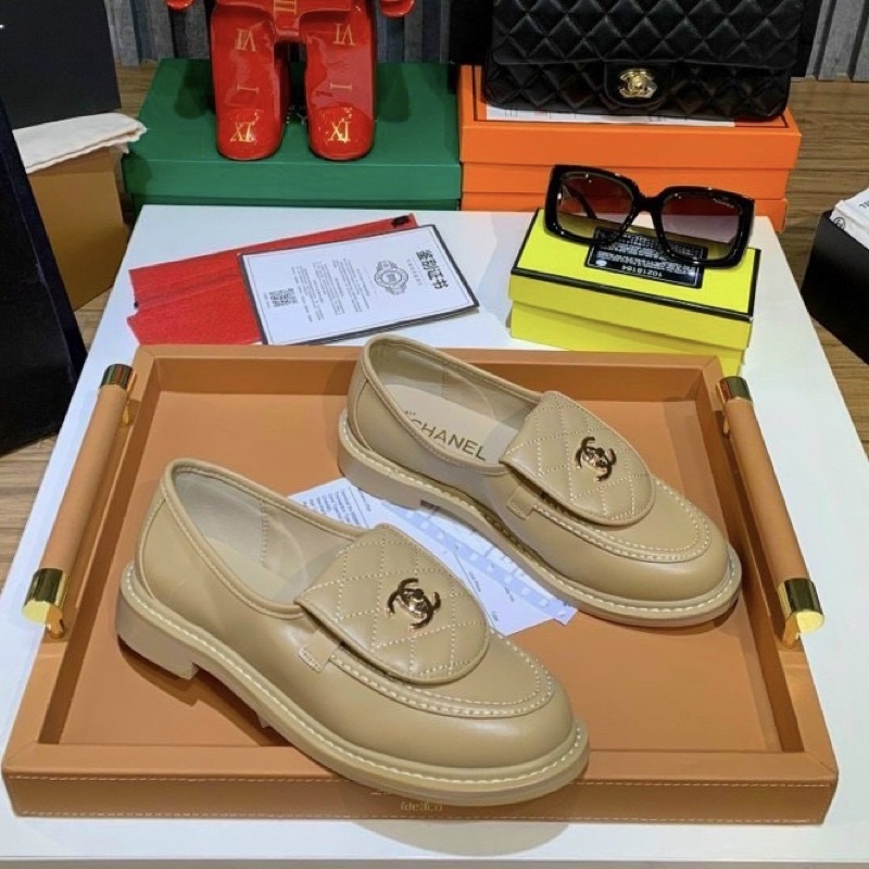 Giày moca Chà Neo mũi tròn trần trám, chất da mềm mướt. Hàng quảng châu cao cấp đầy đủ hộp túio