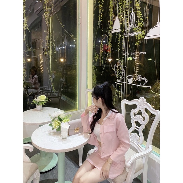 Set dạ Tweed kèm chân váy đính cúc ngọc sang chảnh