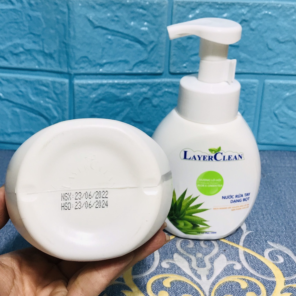 Nước rửa tay hữu cơ Layer Clean hương Lô hội 330ml
