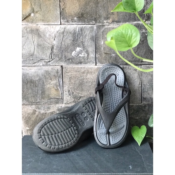 Dép xỏ ngón Crocs bé- size c10/11)