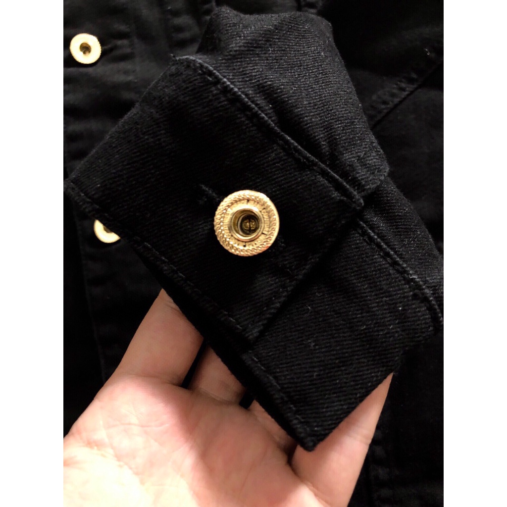 Áo khoác denim thời trang cao cấp Versace phong cách trẻ trung, thời thượng