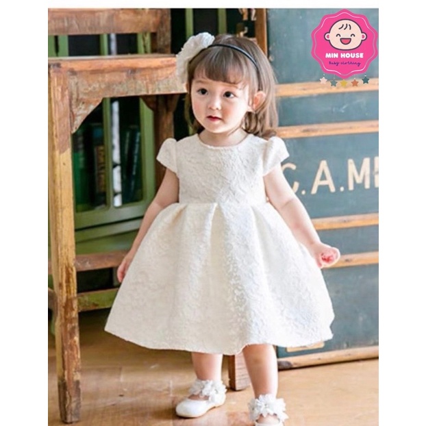 Đầm trắng công chúa tay cánh tiên cổ đính ngọc cho bé gái