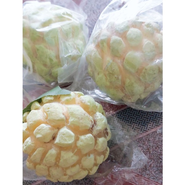 Trái cây giả. quả mãn cầu.na. sơn màu tự nhiên giống thật