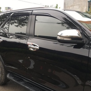 Vè Che Mưa Xe Toyota Fortuner 2017-2022 nhựa đen