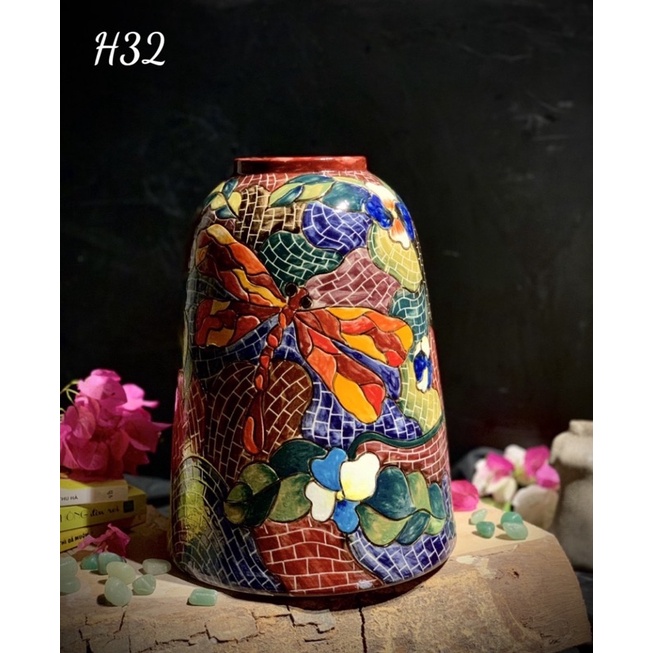 BÌNH CẮM HOA DÁNG CHUÔNG VẼ NGHỆ THUẬT .